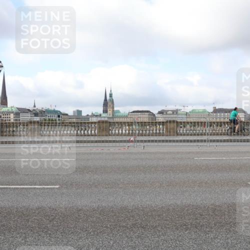 29.06.2025 - hella hamburg halbmarathon Lena Gebhardt http://msf.ph/oto/8430950 29.06.2025 09:00:25 Lombardsbrücke 236 meine-sportfotos.de