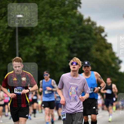 29.06.2025 - hella hamburg halbmarathon Dr. Thomas Lammeyer http://msf.ph/oto/8430987 29.06.2025 10:52:07 Kennedybrücke 1073, 1430, 1434, 1523, 1618, 2163, 2211, 2320, 2407, 2418, 2491, 2882, 3679, 4239, 4974, 5796, 6255, 6256, 6879, 7240, 8105, 8158, 8270, 9018, 9356, 9758, 10075, 10658, 10777, 10903, 11276 meine-sportfotos.de