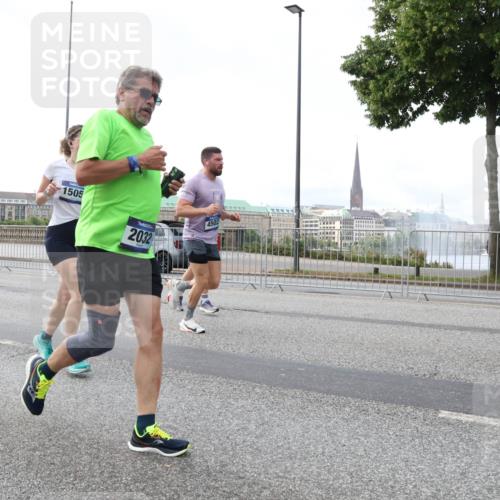 29.06.2025 - hella hamburg halbmarathon Lena Gebhardt http://msf.ph/oto/8431030 29.06.2025 10:07:37 Lombardsbrücke 1505, 2032, 4502, 1079, 1173, 1893, 2032, 2136, 2190, 2309, 3328, 3922, 4262, 4502, 4550, 5100, 5242, 5899, 6196, 6517, 6518, 6707, 6713, 6715, 6833, 6918, 7019, 7760, 9071, 9338, 9966, 9967, 10212, 10700, 10703, 11114, 11394, 11641, 11758, 12378, 12789, 15051, 15673, 16241, 16539, 16915, 17062, 18218, 18270, 18721, 19134 meine-sportfotos.de