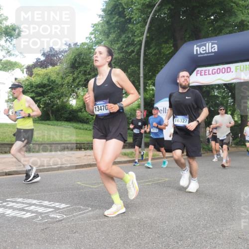 29.06.2025 - hella hamburg halbmarathon KatJ http://msf.ph/oto/8431051 29.06.2025 10:42:13 Zwischen KM18-KM19 2252, 2612, 3177, 3861, 5021, 6082, 6084, 6433, 6569 meine-sportfotos.de