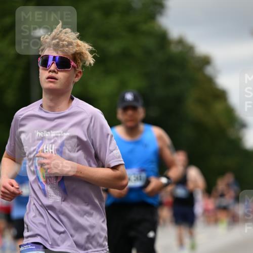 29.06.2025 - hella hamburg halbmarathon Dr. Thomas Lammeyer http://msf.ph/oto/8431108 29.06.2025 10:52:09 Kennedybrücke 1073, 1430, 1434, 1523, 1618, 2163, 2195, 2211, 2320, 2407, 2418, 2491, 2882, 3468, 3679, 4239, 4974, 5796, 6255, 6256, 6879, 7240, 8105, 8158, 8270, 9018, 9356, 9758, 10075, 10658, 10777, 10903, 11276 meine-sportfotos.de