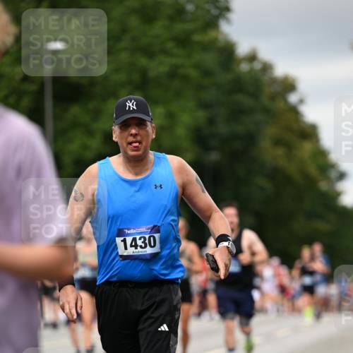 29.06.2025 - hella hamburg halbmarathon Dr. Thomas Lammeyer http://msf.ph/oto/8431137 29.06.2025 10:52:10 Kennedybrücke 1073, 1430, 1434, 1523, 1618, 2163, 2195, 2320, 2407, 2418, 2491, 2882, 2994, 3468, 3679, 4239, 4588, 4974, 5796, 6255, 6256, 6879, 7240, 8105, 8158, 8270, 9018, 9356, 10075, 10658, 10777, 10903, 11276 meine-sportfotos.de