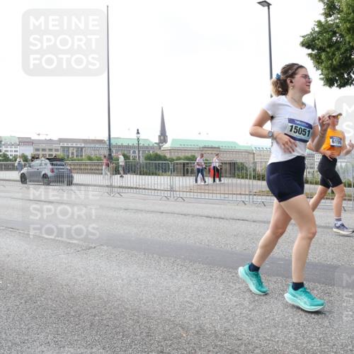 29.06.2025 - hella hamburg halbmarathon Lena Gebhardt http://msf.ph/oto/8431144 29.06.2025 10:07:38 Lombardsbrücke 93, 15051, 6196, 1079, 1173, 1893, 2032, 2136, 2190, 2309, 3328, 3922, 4228, 4262, 4502, 4550, 4864, 5100, 5242, 5899, 6196, 6517, 6518, 6707, 6713, 6715, 6833, 6918, 7019, 7760, 9071, 9338, 9966, 9967, 10212, 10700, 10703, 11114, 11394, 11641, 11758, 12378, 12789, 13458, 15051, 15673, 16241, 16539, 16915, 17062, 18218, 18270, 18721, 19134 meine-sportfotos.de