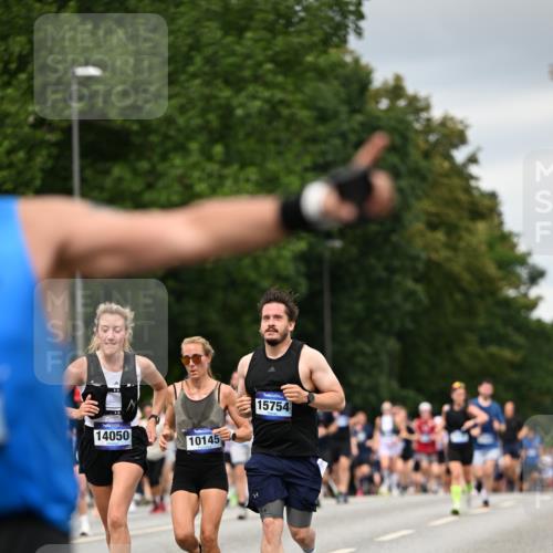 29.06.2025 - hella hamburg halbmarathon Dr. Thomas Lammeyer http://msf.ph/oto/8431212 29.06.2025 10:52:11 Kennedybrücke 1045, 1073, 1430, 1434, 1523, 1618, 2163, 2195, 2320, 2407, 2418, 2491, 2882, 2994, 3468, 3679, 4037, 4239, 4588, 4974, 5796, 6255, 6256, 6879, 7240, 8105, 8158, 8270, 9018, 9356, 10075, 10658, 10777, 10903, 11276 meine-sportfotos.de