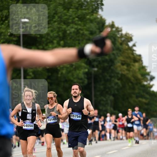 29.06.2025 - hella hamburg halbmarathon Dr. Thomas Lammeyer http://msf.ph/oto/8431220 29.06.2025 10:52:11 Kennedybrücke 1045, 1073, 1430, 1434, 1523, 1618, 2163, 2195, 2320, 2407, 2418, 2491, 2882, 2994, 3468, 3679, 4037, 4239, 4588, 4974, 5796, 6255, 6256, 6879, 7240, 8105, 8158, 8270, 9018, 9356, 10075, 10658, 10777, 10903, 11276 meine-sportfotos.de
