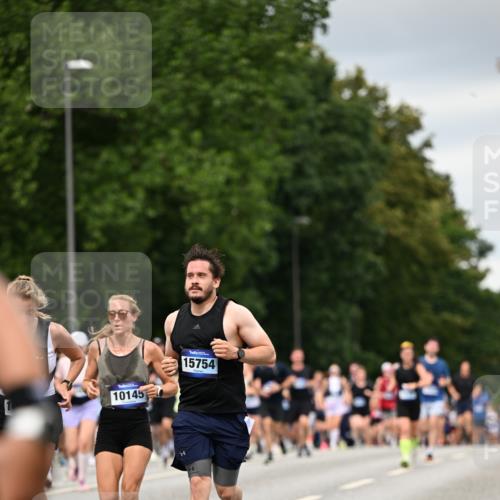 29.06.2025 - hella hamburg halbmarathon Dr. Thomas Lammeyer http://msf.ph/oto/8431249 29.06.2025 10:52:12 Kennedybrücke 1045, 1073, 1430, 1434, 1523, 1618, 2163, 2195, 2320, 2407, 2418, 2491, 2882, 2994, 3468, 3679, 4037, 4239, 4588, 4974, 5796, 6255, 6256, 6879, 7240, 8105, 8158, 8270, 9018, 9356, 10075, 10658, 10777, 10903, 11276, 11351 meine-sportfotos.de