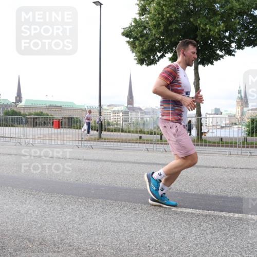 29.06.2025 - hella hamburg halbmarathon Lena Gebhardt http://msf.ph/oto/8431278 29.06.2025 10:07:41 Lombardsbrücke 1079, 1173, 1893, 2032, 2136, 2190, 2309, 3328, 3922, 4228, 4502, 4550, 4864, 5100, 5242, 5287, 5899, 6196, 6517, 6518, 6707, 6713, 6715, 6918, 7019, 7760, 9071, 9338, 9966, 9967, 10212, 10700, 10703, 11114, 11394, 11641, 12378, 12789, 13458, 15051, 15673, 15785, 16241, 16539, 16809, 16915, 17062, 18218, 18270, 18531, 18721, 19134 meine-sportfotos.de