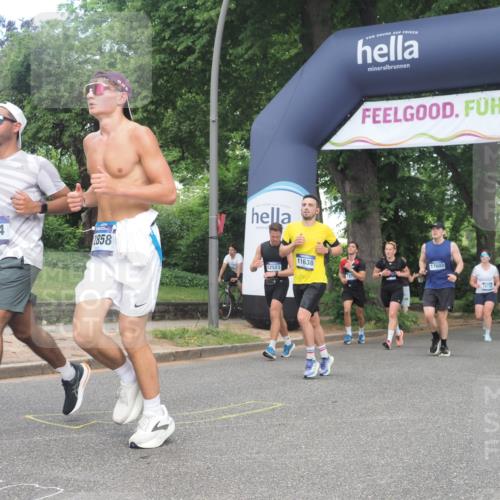 29.06.2025 - hella hamburg halbmarathon KatJ http://msf.ph/oto/8431300 29.06.2025 10:42:22 Zwischen KM18-KM19 1125, 2474, 3037, 3794, 5672, 6443 meine-sportfotos.de