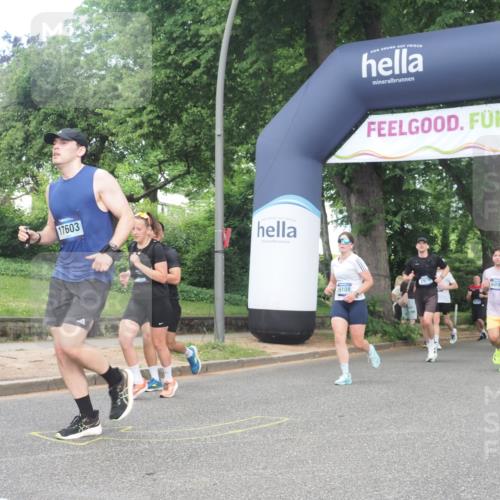 29.06.2025 - hella hamburg halbmarathon KatJ http://msf.ph/oto/8431349 29.06.2025 10:42:25 Zwischen KM18-KM19 1877, 3037, 3794, 5672, 6891 meine-sportfotos.de