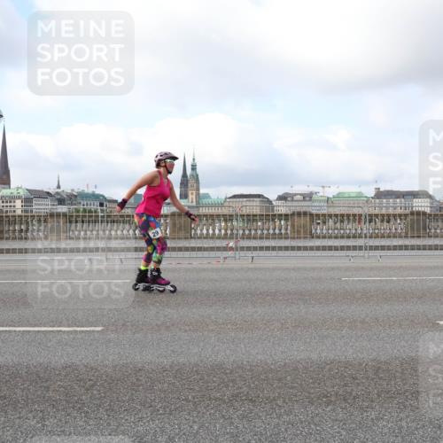 29.06.2025 - hella hamburg halbmarathon Lena Gebhardt http://msf.ph/oto/8431390 29.06.2025 09:00:28 Lombardsbrücke  meine-sportfotos.de