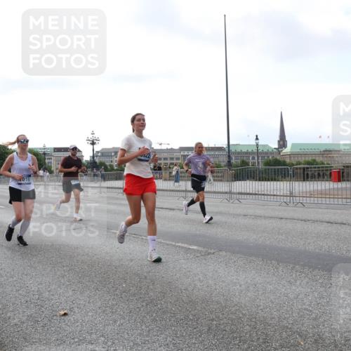 29.06.2025 - hella hamburg halbmarathon Lena Gebhardt http://msf.ph/oto/8431412 29.06.2025 10:07:43 Lombardsbrücke 019, 11394, 1079, 1173, 1893, 2032, 2136, 2190, 2309, 3328, 3922, 4228, 4502, 4550, 4864, 5100, 5242, 5287, 5899, 6196, 6517, 6518, 6707, 6713, 6715, 6918, 7019, 7760, 9071, 9338, 9966, 9967, 10212, 10700, 10703, 11114, 11394, 11641, 12378, 12789, 13458, 15051, 15673, 15785, 16241, 16539, 16809, 16915, 17062, 18218, 18270, 18531, 18721, 19134 meine-sportfotos.de