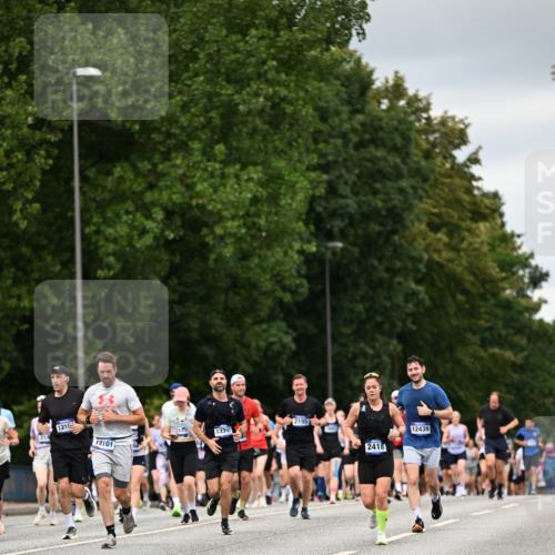 29.06.2025 - hella hamburg halbmarathon Dr. Thomas Lammeyer http://msf.ph/oto/8431413 29.06.2025 10:52:15 Kennedybrücke 1045, 1073, 1430, 1434, 1523, 2148, 2163, 2195, 2320, 2407, 2418, 2491, 2882, 2994, 3468, 3504, 3679, 4037, 4239, 4588, 4974, 5796, 6255, 6256, 6879, 8105, 8158, 8270, 8948, 9018, 9356, 10075, 10658, 10777, 10903, 10991, 11351 meine-sportfotos.de