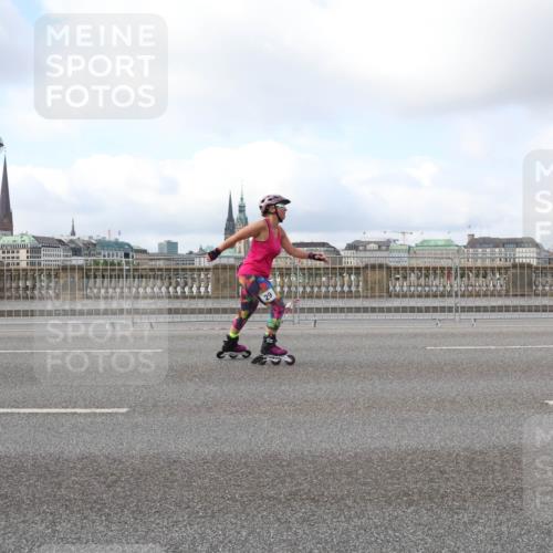 29.06.2025 - hella hamburg halbmarathon Lena Gebhardt http://msf.ph/oto/8431424 29.06.2025 09:00:28 Lombardsbrücke  meine-sportfotos.de