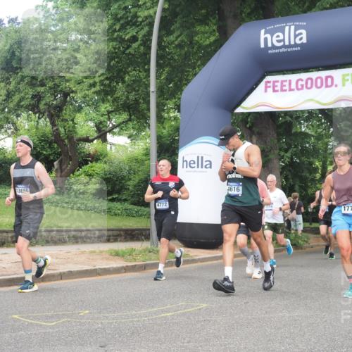 29.06.2025 - hella hamburg halbmarathon KatJ http://msf.ph/oto/8431472 29.06.2025 10:42:29 Zwischen KM18-KM19 1834, 1877, 4616, 4772, 6891, 7594, 7976 meine-sportfotos.de