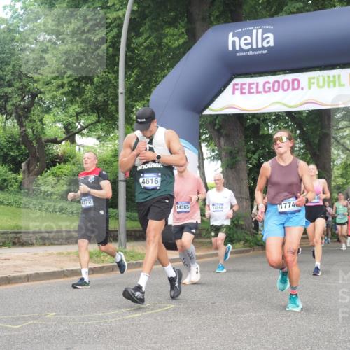 29.06.2025 - hella hamburg halbmarathon KatJ http://msf.ph/oto/8431492 29.06.2025 10:42:30 Zwischen KM18-KM19 1834, 1877, 4616, 4772, 6891, 7594, 7976 meine-sportfotos.de