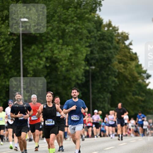 29.06.2025 - hella hamburg halbmarathon Dr. Thomas Lammeyer http://msf.ph/oto/8431550 29.06.2025 10:52:19 Kennedybrücke 1045, 1430, 1434, 1523, 1645, 2148, 2163, 2195, 2407, 2418, 2882, 2994, 3468, 3504, 3679, 3933, 4037, 4239, 4588, 4974, 5796, 5886, 6255, 6256, 6879, 7412, 8270, 8310, 8948, 9018, 9356, 10075, 10658, 10777, 10903, 10991, 11351 meine-sportfotos.de