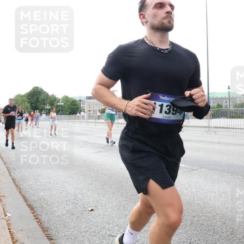 29.06.2025 - hella hamburg halbmarathon Lena Gebhardt http://msf.ph/oto/8431591 29.06.2025 10:07:45 Lombardsbrücke 1394, 1079, 1173, 1527, 1893, 2032, 2136, 2190, 2309, 3328, 3922, 4228, 4502, 4550, 4864, 5100, 5242, 5287, 6196, 6517, 6518, 6707, 6713, 6715, 6918, 7019, 7760, 9071, 9338, 9966, 9967, 10212, 10700, 10703, 11114, 11394, 11641, 12378, 12789, 12893, 13458, 15051, 15673, 15785, 16241, 16539, 16809, 16915, 17062, 18218, 18270, 18531, 18721, 19134 meine-sportfotos.de