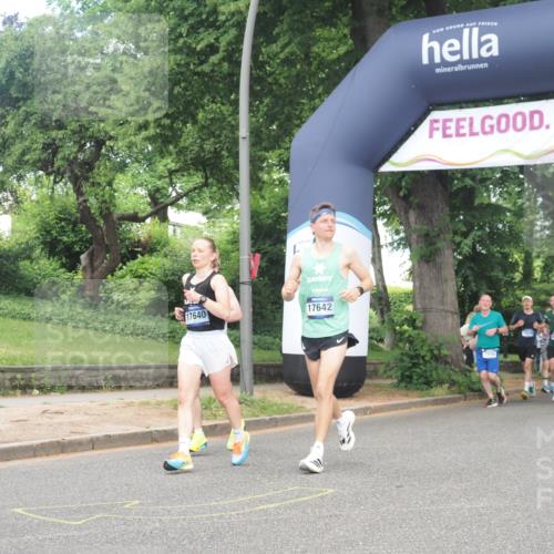 29.06.2025 - hella hamburg halbmarathon KatJ http://msf.ph/oto/8431606 29.06.2025 10:42:34 Zwischen KM18-KM19 1179, 1834, 2029, 4616, 4772, 7594, 7646, 7976 meine-sportfotos.de