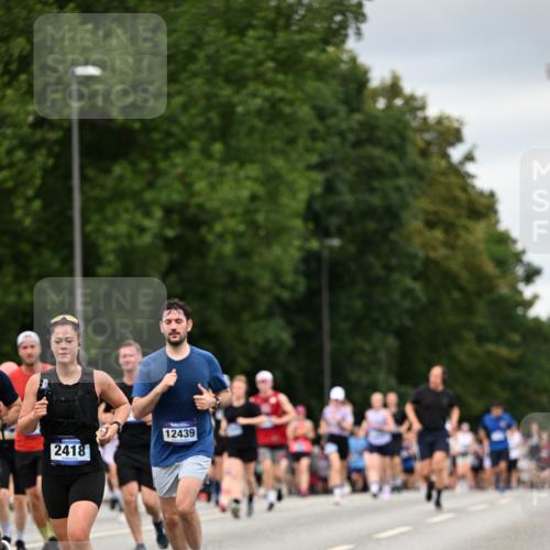 29.06.2025 - hella hamburg halbmarathon Dr. Thomas Lammeyer http://msf.ph/oto/8431608 29.06.2025 10:52:20 Kennedybrücke 1045, 1430, 1434, 1523, 1645, 2148, 2163, 2195, 2407, 2418, 2882, 2994, 3468, 3504, 3679, 3933, 4037, 4239, 4588, 4974, 5796, 5886, 6255, 6256, 6879, 7412, 8270, 8310, 8948, 9018, 9356, 9696, 10075, 10658, 10777, 10903, 10991, 11351 meine-sportfotos.de