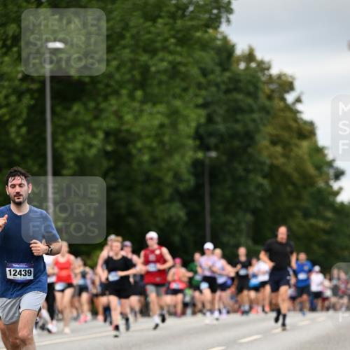 29.06.2025 - hella hamburg halbmarathon Dr. Thomas Lammeyer http://msf.ph/oto/8431684 29.06.2025 10:52:22 Kennedybrücke 1045, 1430, 1434, 1523, 1645, 2148, 2163, 2195, 2407, 2418, 2882, 2994, 3468, 3504, 3933, 4037, 4588, 4974, 5796, 5886, 6255, 6256, 6879, 7412, 7970, 8310, 8948, 9018, 9356, 9696, 10075, 10777, 10991, 11351 meine-sportfotos.de