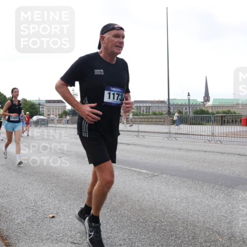 29.06.2025 - hella hamburg halbmarathon Lena Gebhardt http://msf.ph/oto/8431706 29.06.2025 10:07:48 Lombardsbrücke 16241, 11641, 11730, 1079, 1173, 1527, 1893, 2032, 2136, 2190, 2309, 3328, 3922, 4228, 4502, 4550, 4864, 5100, 5287, 6196, 6518, 6707, 6713, 6715, 6918, 7019, 7760, 9071, 9338, 9966, 9967, 10212, 10700, 10703, 11114, 11394, 11641, 12378, 12789, 12893, 13458, 15051, 15673, 15785, 16241, 16539, 16809, 16915, 17062, 18218, 18270, 18531, 18721, 19134 meine-sportfotos.de