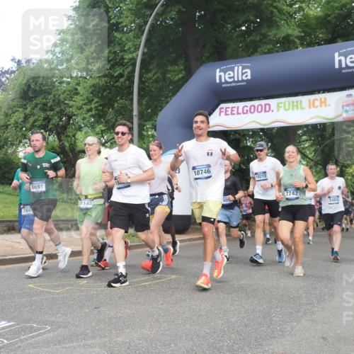 29.06.2025 - hella hamburg halbmarathon KatJ http://msf.ph/oto/8431726 29.06.2025 10:42:38 Zwischen KM18-KM19 1179, 2029, 2378, 5465, 7646, 7742, 8691 meine-sportfotos.de