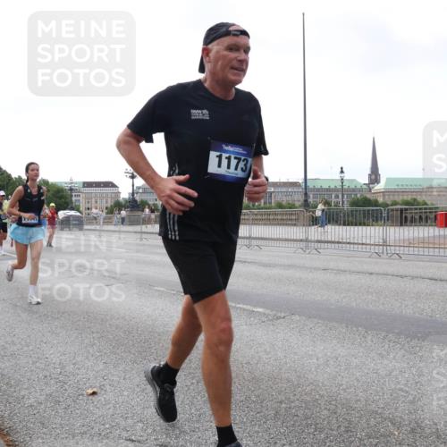 29.06.2025 - hella hamburg halbmarathon Lena Gebhardt http://msf.ph/oto/8431728 29.06.2025 10:07:48 Lombardsbrücke 1173, 1079, 1173, 1527, 1893, 2032, 2136, 2190, 2309, 3328, 3922, 4228, 4502, 4550, 4864, 5100, 5287, 6196, 6518, 6707, 6713, 6715, 6918, 7019, 7760, 9071, 9338, 9966, 9967, 10212, 10700, 10703, 11114, 11394, 11641, 12378, 12789, 12893, 13458, 15051, 15673, 15785, 16241, 16539, 16809, 16915, 17062, 18218, 18270, 18531, 18721, 19134 meine-sportfotos.de