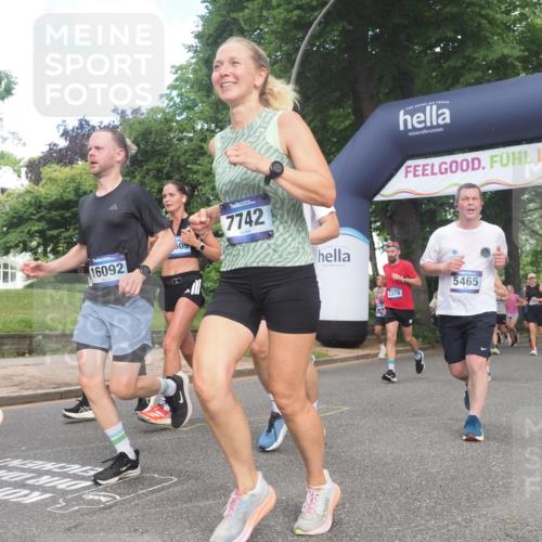 29.06.2025 - hella hamburg halbmarathon KatJ http://msf.ph/oto/8431776 29.06.2025 10:42:39 Zwischen KM18-KM19 1179, 2029, 2378, 3668, 5465, 7646, 7742, 8691 meine-sportfotos.de