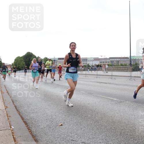 29.06.2025 - hella hamburg halbmarathon Lena Gebhardt http://msf.ph/oto/8431789 29.06.2025 10:07:49 Lombardsbrücke 77607, 16241, 11641, 1079, 1173, 1527, 1893, 2032, 2136, 2190, 2309, 3328, 3922, 4228, 4502, 4550, 4864, 5100, 5287, 6196, 6707, 6713, 6715, 6918, 7019, 7760, 9071, 9966, 9967, 10212, 10703, 11114, 11394, 11641, 12378, 12789, 12893, 13458, 15051, 15673, 15785, 16241, 16539, 16809, 16915, 17062, 18218, 18270, 18531, 18721, 19134 meine-sportfotos.de