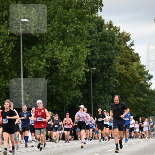 29.06.2025 - hella hamburg halbmarathon Dr. Thomas Lammeyer http://msf.ph/oto/8431815 29.06.2025 10:52:24 Kennedybrücke 1045, 1246, 1434, 1639, 1645, 2148, 2163, 2195, 2407, 2418, 2627, 2882, 2994, 3468, 3504, 3933, 4037, 4588, 4856, 4974, 5886, 6255, 6256, 6879, 7412, 7970, 8310, 8948, 9018, 9356, 9696, 10075, 10777, 10991, 11351 meine-sportfotos.de