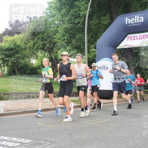 29.06.2025 - hella hamburg halbmarathon KatJ http://msf.ph/oto/8431857 29.06.2025 10:42:43 Zwischen KM18-KM19 2378, 3048, 3435, 3668, 5465, 7742, 8573, 8691 meine-sportfotos.de