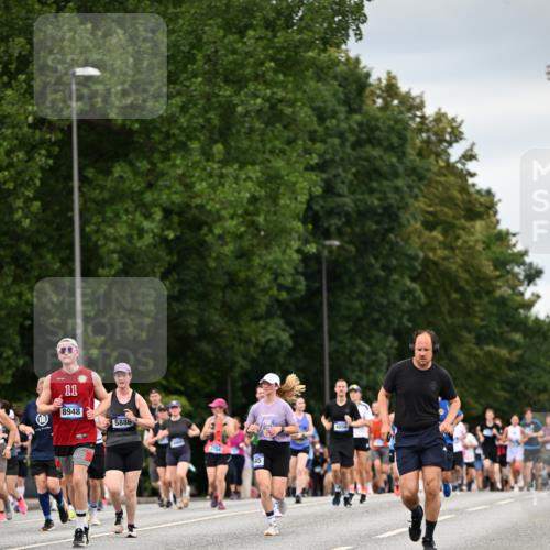 29.06.2025 - hella hamburg halbmarathon Dr. Thomas Lammeyer http://msf.ph/oto/8431859 29.06.2025 10:52:26 Kennedybrücke 1045, 1246, 1434, 1639, 1645, 2148, 2163, 2195, 2407, 2418, 2627, 2704, 2882, 2994, 3468, 3504, 3933, 4037, 4588, 4856, 4974, 5886, 6255, 6256, 6879, 7412, 7970, 8310, 8948, 9018, 9356, 9696, 10075, 10777, 10991, 11351 meine-sportfotos.de