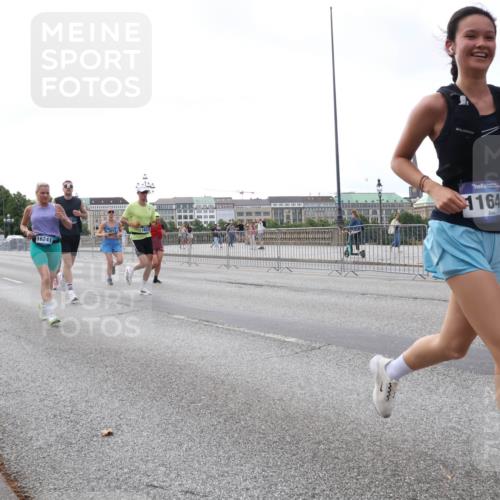 29.06.2025 - hella hamburg halbmarathon Lena Gebhardt http://msf.ph/oto/8431861 29.06.2025 10:07:50 Lombardsbrücke 2190, 16241, 1853, 11641, 000, 1079, 1173, 1527, 1893, 2032, 2136, 2190, 2309, 3328, 3922, 4228, 4502, 4550, 4864, 5100, 5287, 6196, 6707, 6713, 6715, 6918, 7019, 7348, 7760, 8585, 9071, 9966, 9967, 10212, 10703, 11114, 11394, 11641, 12378, 12789, 12893, 13458, 15051, 15673, 15785, 16241, 16539, 16809, 16915, 17062, 18270, 18325, 18531, 18721, 19134 meine-sportfotos.de