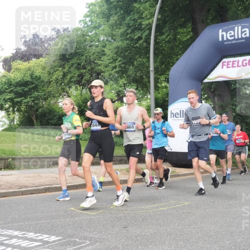 29.06.2025 - hella hamburg halbmarathon KatJ http://msf.ph/oto/8431863 29.06.2025 10:42:43 Zwischen KM18-KM19 2378, 3048, 3435, 3668, 5465, 7742, 8573, 8691 meine-sportfotos.de