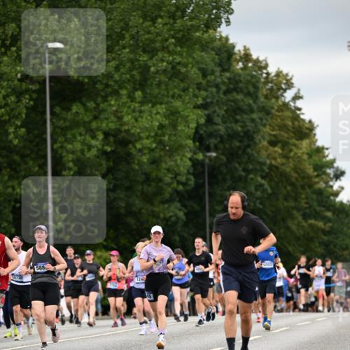 29.06.2025 - hella hamburg halbmarathon Dr. Thomas Lammeyer http://msf.ph/oto/8431935 29.06.2025 10:52:27 Kennedybrücke 1045, 1246, 1434, 1639, 1645, 2148, 2163, 2195, 2407, 2418, 2627, 2704, 2882, 2994, 3468, 3504, 3933, 4037, 4588, 4856, 4974, 5886, 6255, 6256, 6879, 7412, 7427, 7970, 8077, 8310, 8948, 9018, 9356, 9696, 10075, 10777, 10991, 11351 meine-sportfotos.de