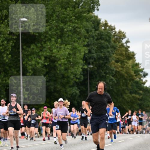 29.06.2025 - hella hamburg halbmarathon Dr. Thomas Lammeyer http://msf.ph/oto/8431961 29.06.2025 10:52:28 Kennedybrücke 1045, 1246, 1434, 1639, 1645, 2148, 2195, 2407, 2418, 2627, 2704, 2882, 2994, 3049, 3468, 3504, 3933, 4037, 4588, 4856, 4974, 5886, 6256, 6879, 7412, 7427, 7970, 8077, 8310, 8948, 9018, 9696, 10075, 10991, 11351 meine-sportfotos.de