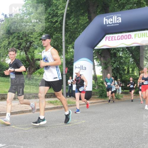 29.06.2025 - hella hamburg halbmarathon KatJ http://msf.ph/oto/8431962 29.06.2025 10:42:49 Zwischen KM18-KM19 3048, 3435, 5643, 8311, 8639 meine-sportfotos.de