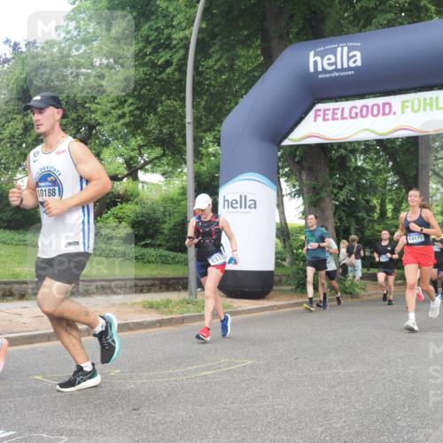 29.06.2025 - hella hamburg halbmarathon KatJ http://msf.ph/oto/8431970 29.06.2025 10:42:49 Zwischen KM18-KM19 3048, 3435, 5643, 8311, 8639 meine-sportfotos.de