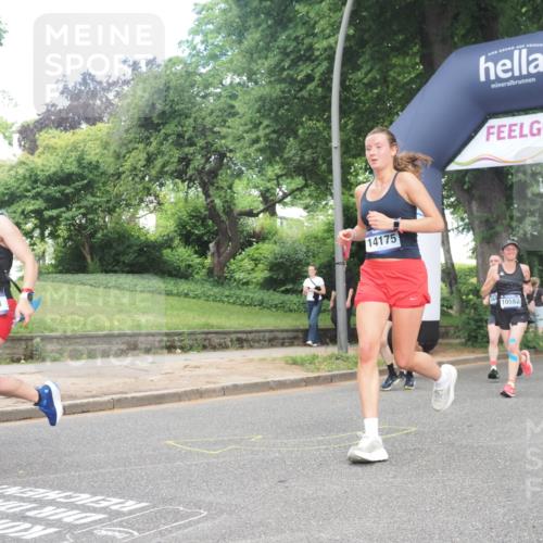 29.06.2025 - hella hamburg halbmarathon KatJ http://msf.ph/oto/8432014 29.06.2025 10:42:50 Zwischen KM18-KM19 3435, 5643, 8311, 8639 meine-sportfotos.de