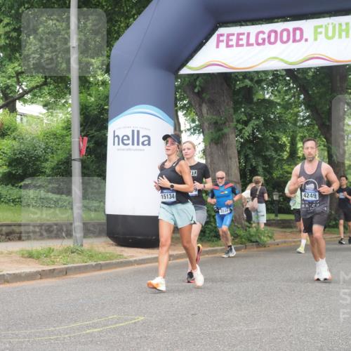 29.06.2025 - hella hamburg halbmarathon KatJ http://msf.ph/oto/8432081 29.06.2025 10:42:54 Zwischen KM18-KM19 2034, 4249, 5643, 5721, 8311, 8639 meine-sportfotos.de