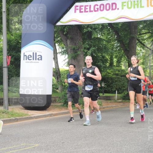 29.06.2025 - hella hamburg halbmarathon KatJ http://msf.ph/oto/8432132 29.06.2025 10:42:58 Zwischen KM18-KM19 2034, 4249, 5721, 5744 meine-sportfotos.de