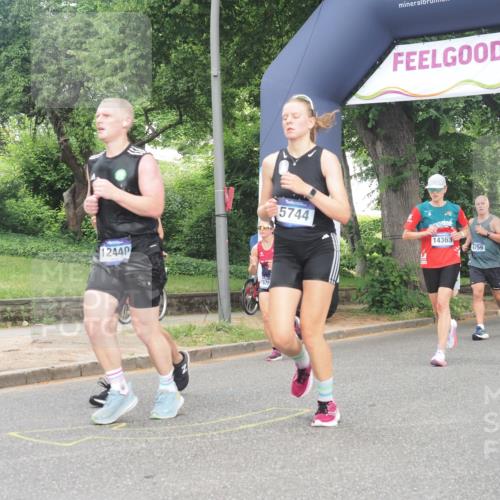 29.06.2025 - hella hamburg halbmarathon KatJ http://msf.ph/oto/8432178 29.06.2025 10:43:00 Zwischen KM18-KM19 2034, 4249, 5721, 5744 meine-sportfotos.de