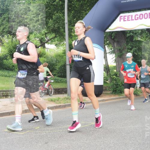 29.06.2025 - hella hamburg halbmarathon KatJ http://msf.ph/oto/8432183 29.06.2025 10:43:00 Zwischen KM18-KM19 2034, 4249, 5721, 5744 meine-sportfotos.de