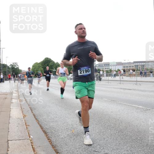 29.06.2025 - hella hamburg halbmarathon Lena Gebhardt http://msf.ph/oto/8432235 29.06.2025 10:07:56 Lombardsbrücke 15785, 5100, 2190, 1079, 1173, 1527, 1893, 2136, 2190, 2309, 3328, 3922, 4228, 4502, 4864, 5100, 5287, 6196, 6918, 7019, 7348, 7760, 8585, 9071, 9966, 9967, 10212, 10703, 11114, 11394, 11641, 12378, 12658, 12789, 12893, 13458, 15785, 16241, 16539, 16809, 16915, 18270, 18325, 18531, 18721, 19134 meine-sportfotos.de