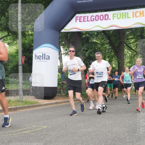 29.06.2025 - hella hamburg halbmarathon KatJ http://msf.ph/oto/8432243 29.06.2025 10:43:03 Zwischen KM18-KM19 5744, 6759, 6924 meine-sportfotos.de