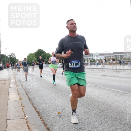 29.06.2025 - hella hamburg halbmarathon Lena Gebhardt http://msf.ph/oto/8432250 29.06.2025 10:07:56 Lombardsbrücke 5100, 15785, 6918, 2190, 1079, 1173, 1527, 1893, 2136, 2190, 2309, 3328, 3922, 4228, 4502, 4864, 5100, 5287, 6196, 6918, 7019, 7348, 7760, 8585, 9071, 9966, 9967, 10212, 10703, 11114, 11394, 11641, 12378, 12658, 12789, 12893, 13458, 15785, 16241, 16539, 16809, 16915, 18270, 18325, 18531, 18721, 19134 meine-sportfotos.de