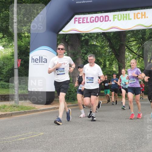 29.06.2025 - hella hamburg halbmarathon KatJ http://msf.ph/oto/8432253 29.06.2025 10:43:03 Zwischen KM18-KM19 5744, 6759, 6924 meine-sportfotos.de