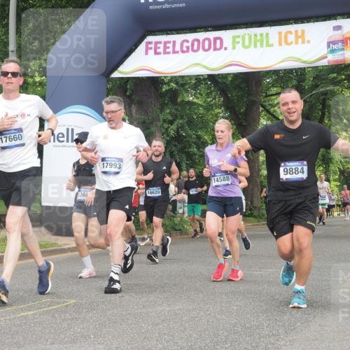 29.06.2025 - hella hamburg halbmarathon KatJ http://msf.ph/oto/8432281 29.06.2025 10:43:03 Zwischen KM18-KM19 5744, 6759, 6924 meine-sportfotos.de