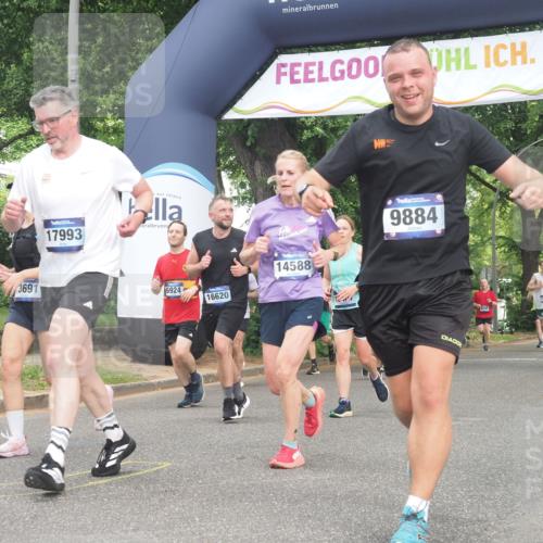 29.06.2025 - hella hamburg halbmarathon KatJ http://msf.ph/oto/8432303 29.06.2025 10:43:04 Zwischen KM18-KM19 5744, 6759, 6924 meine-sportfotos.de
