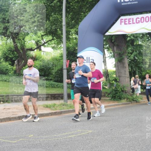29.06.2025 - hella hamburg halbmarathon KatJ http://msf.ph/oto/8432347 29.06.2025 10:43:06 Zwischen KM18-KM19 6759, 6924 meine-sportfotos.de